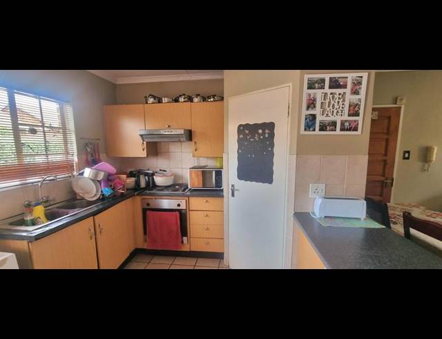 2 BEDROOM TOWNHOUSE FOR SALE IN AMBERFIELD